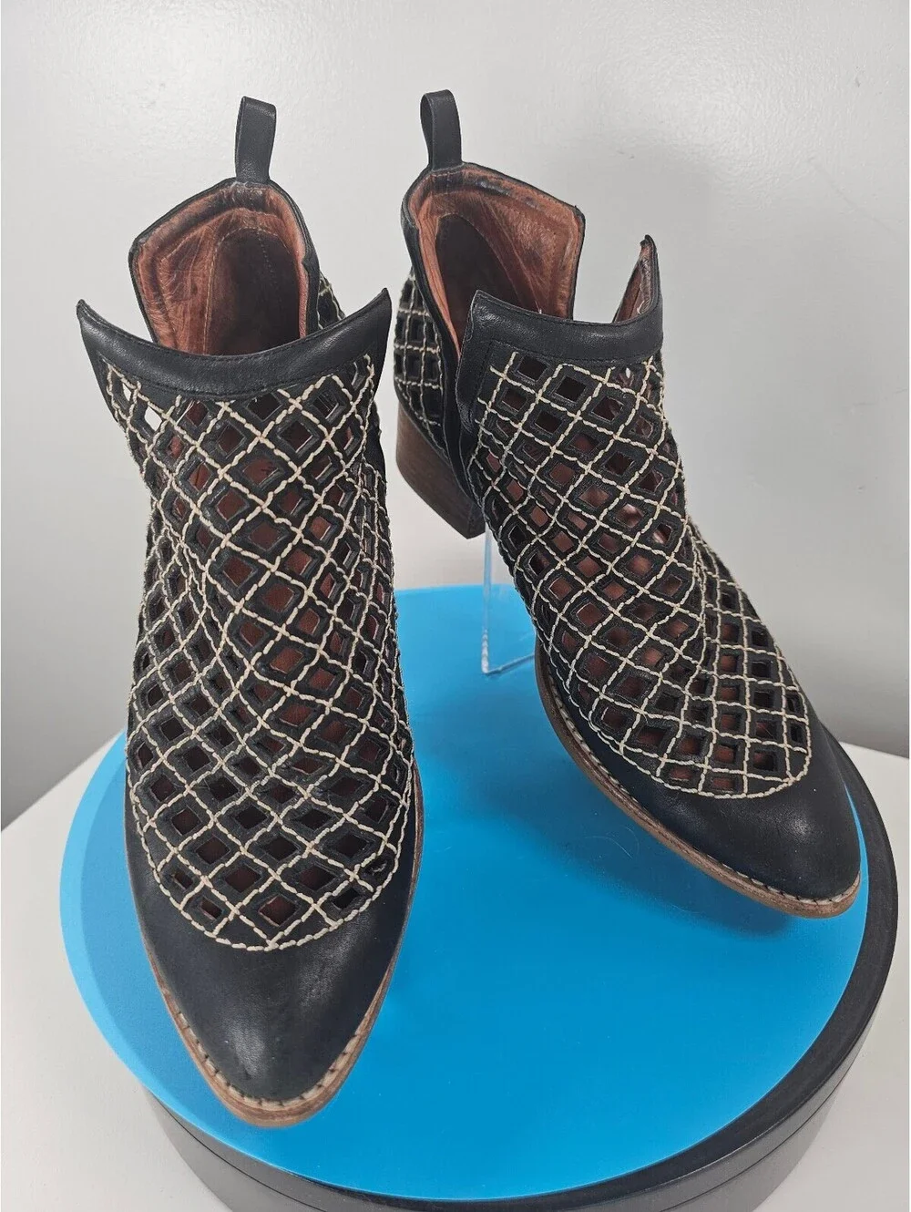 Jeffrey Campbell 